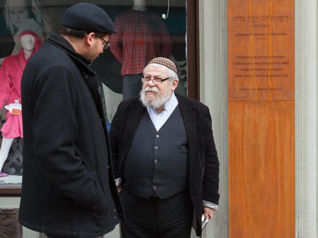 Vrchní zemský rabín Karol Sidon a předseda Federace židovských obcí Petr Papoušek (zprava)